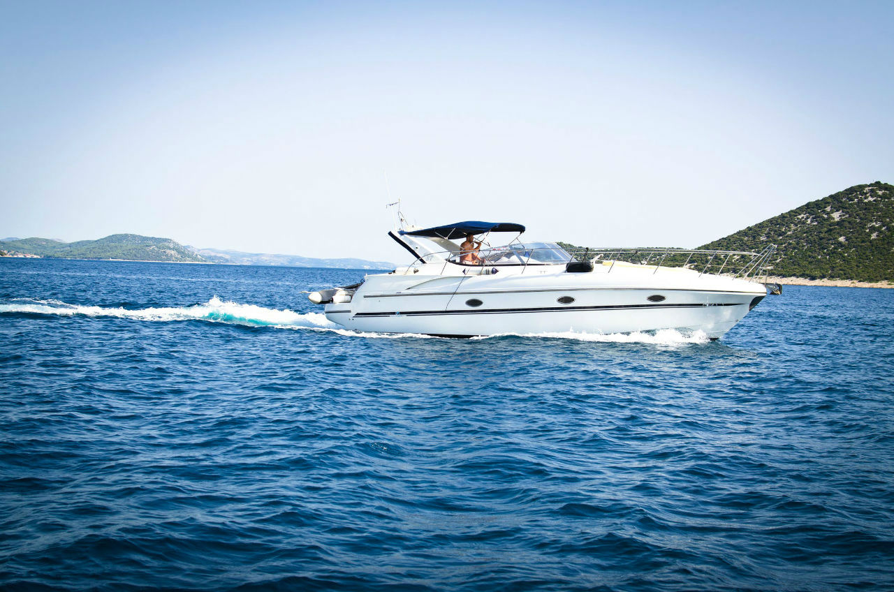 Boat rental for holidays at sea