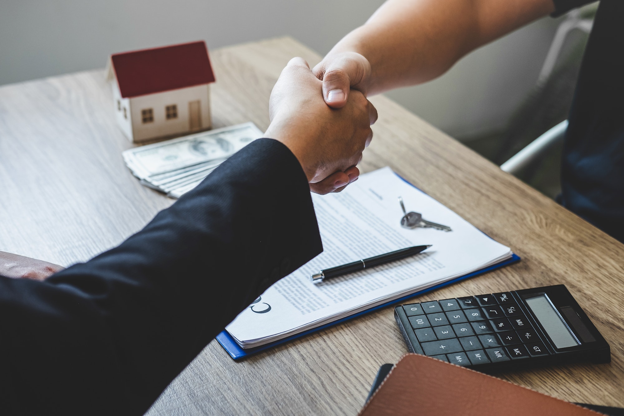 Les obligations légales lors de la vente d’un bien immobilier